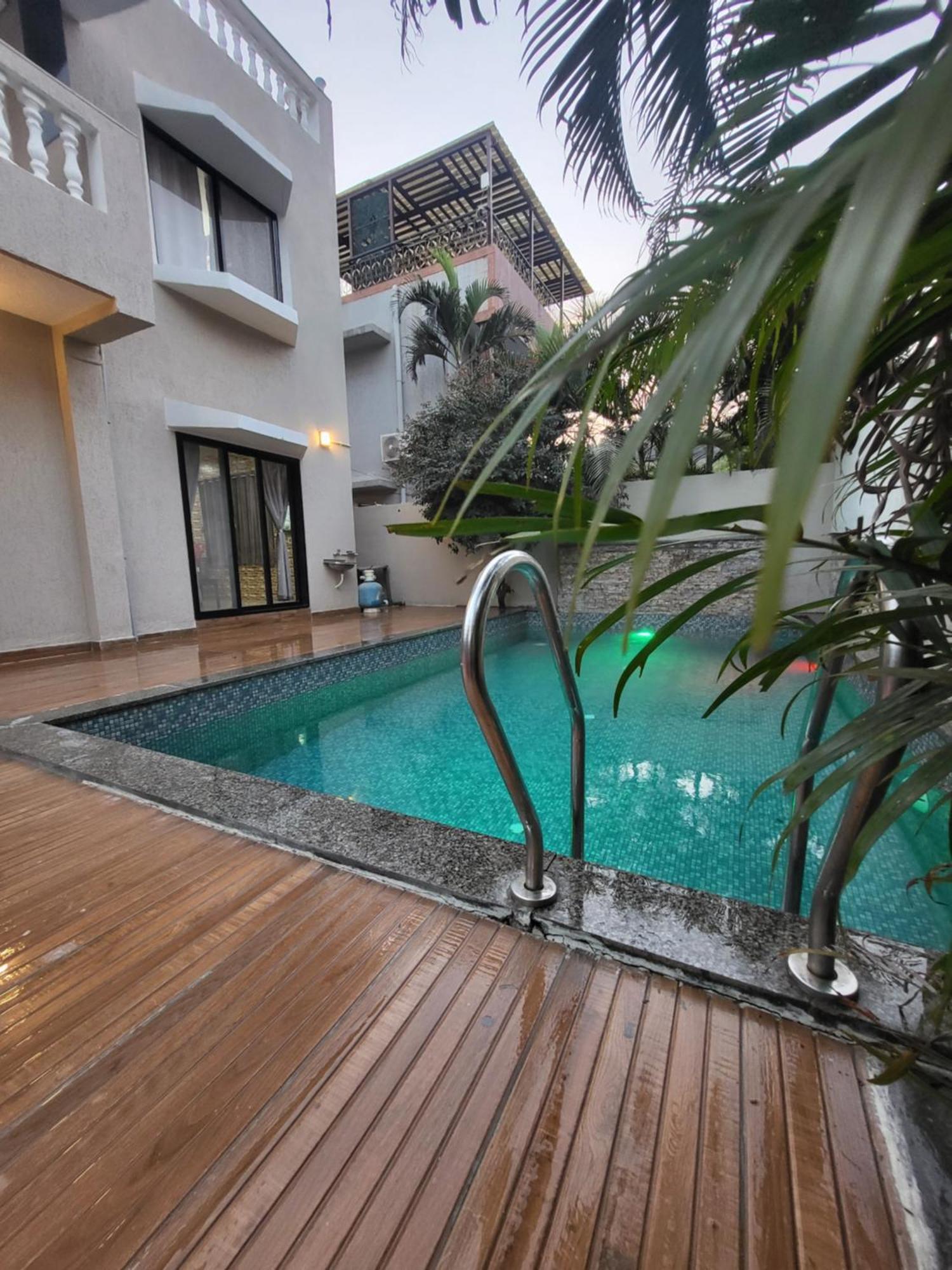 לונבלה The Perfect Stays Para Disco Big Pool Cricket Turf Villa מראה חיצוני תמונה