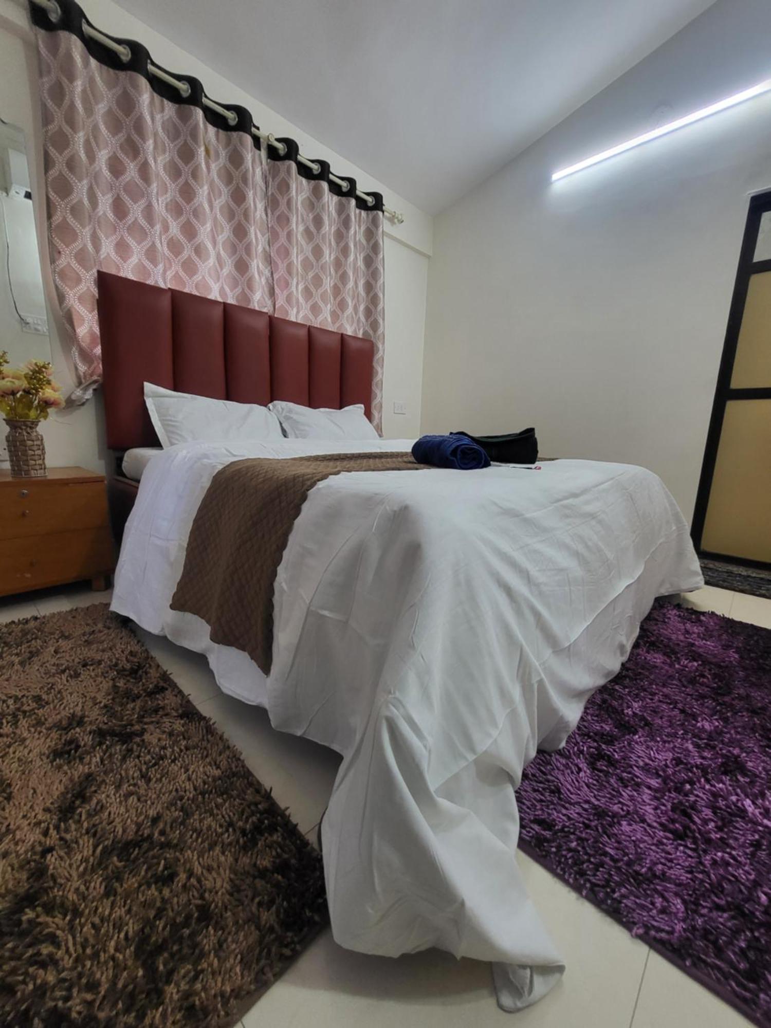 לונבלה The Perfect Stays Para Disco Big Pool Cricket Turf Villa מראה חיצוני תמונה