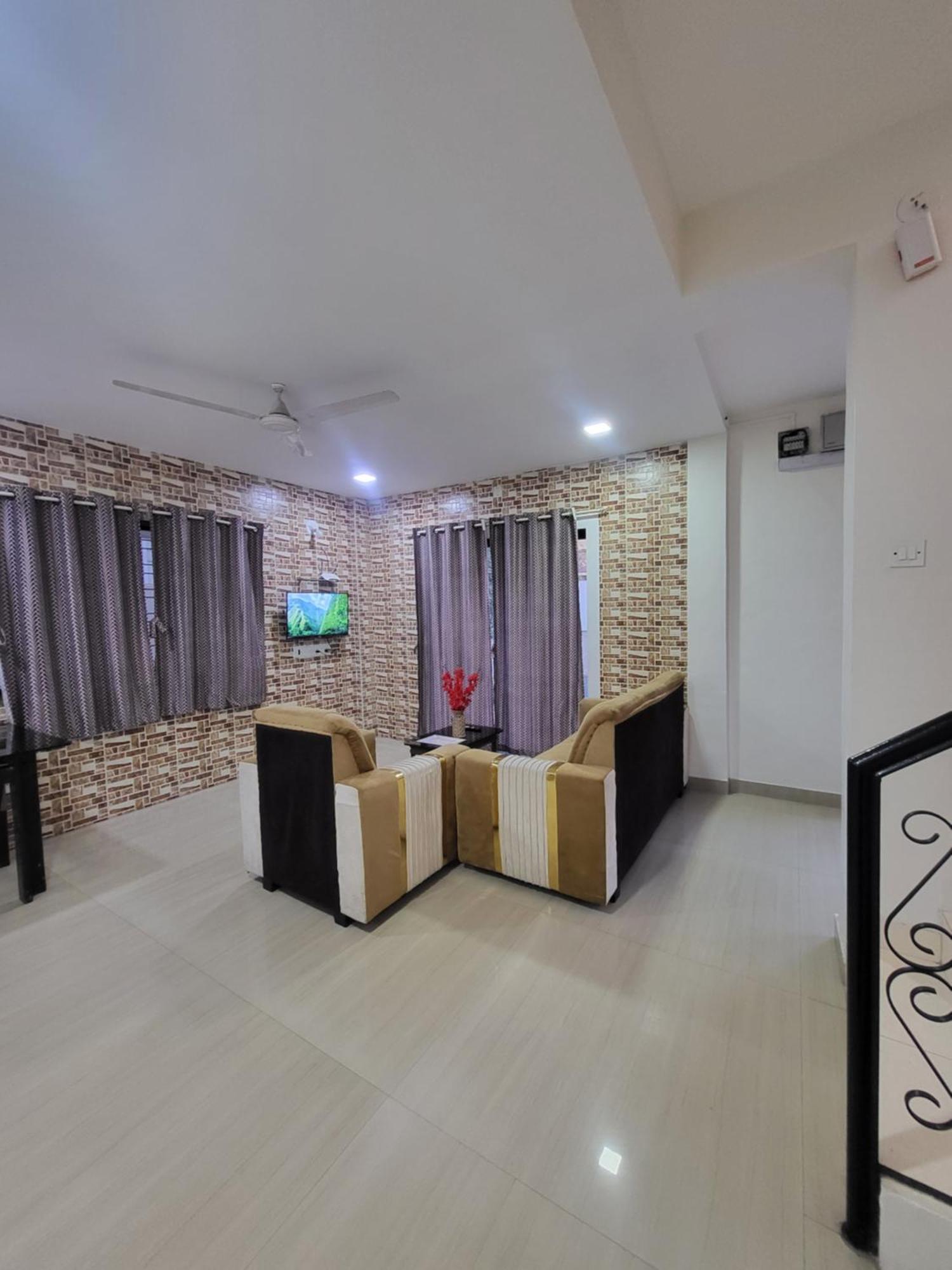 לונבלה The Perfect Stays Para Disco Big Pool Cricket Turf Villa מראה חיצוני תמונה