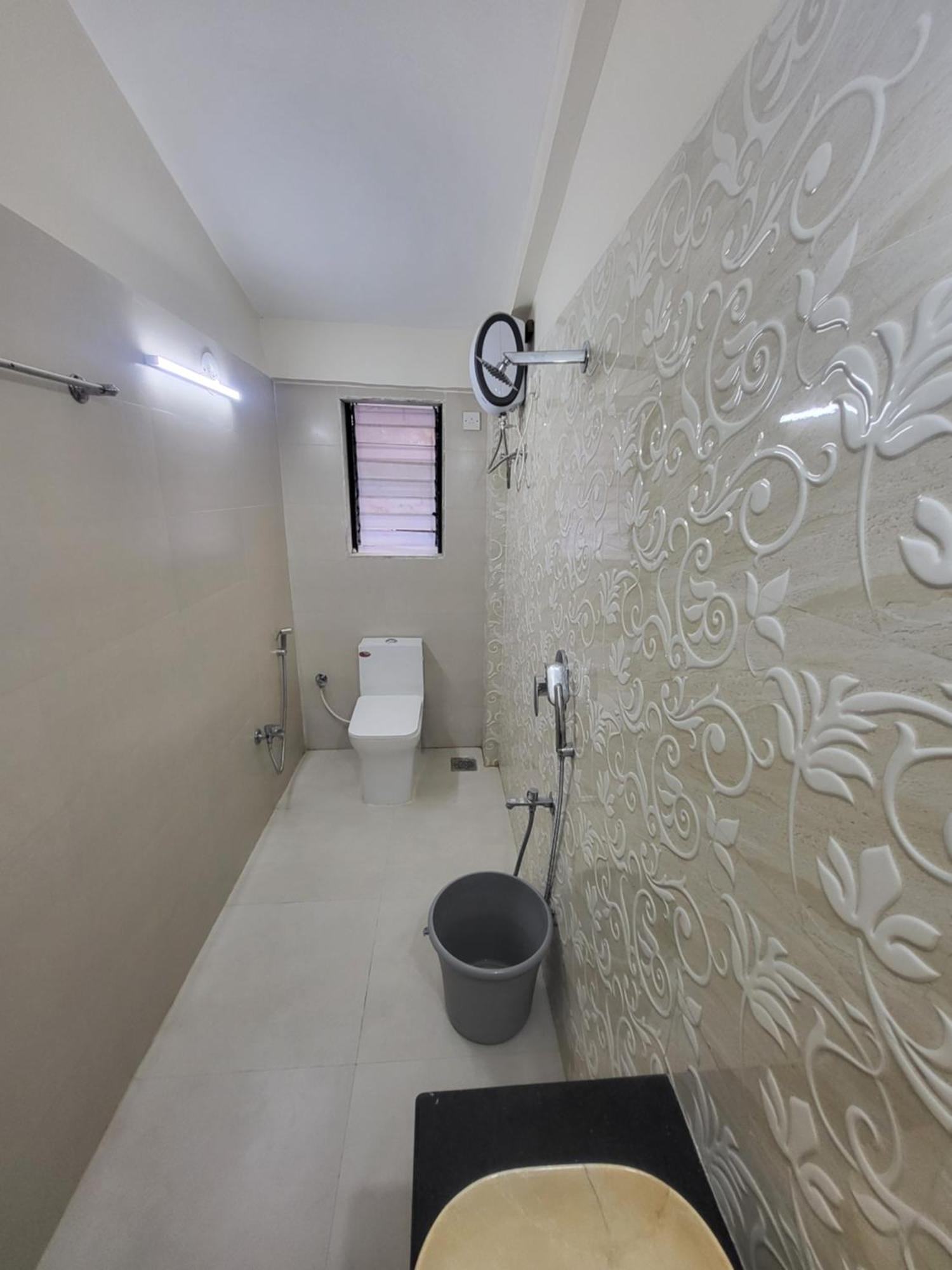לונבלה The Perfect Stays Para Disco Big Pool Cricket Turf Villa מראה חיצוני תמונה